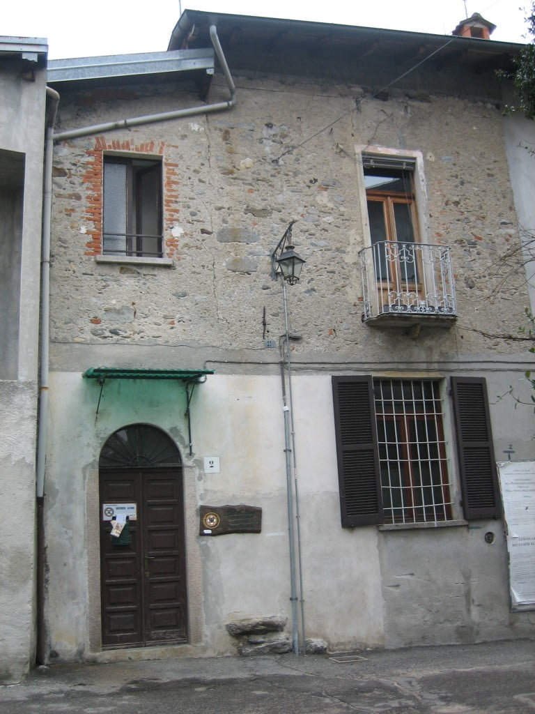 Prima scuola di Cambiasca